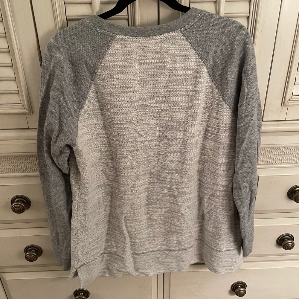 L.L. Bean Crewneck with Pockets, size: large - Picture 3 of 4